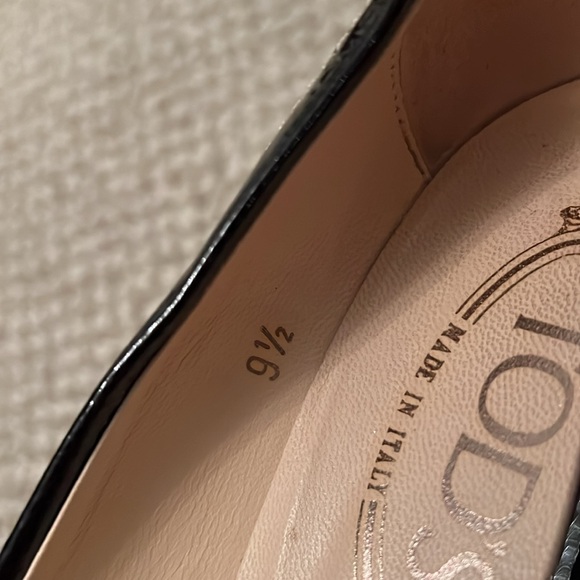 Tod’s Patent Black Leather Heels - 9.5 - Picture 5 of 5